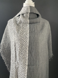 Lichtgewicht langwerpige cheetah sjaal. Dubbelzijdig. Licht grijs.