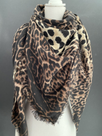 Vierkante super soft sjaal, luipaard dessin. Bruin tinten.