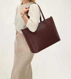Super leuke “harde” (school) tas  van Charm. Gouden rits. Bordeaux / Donkerrood