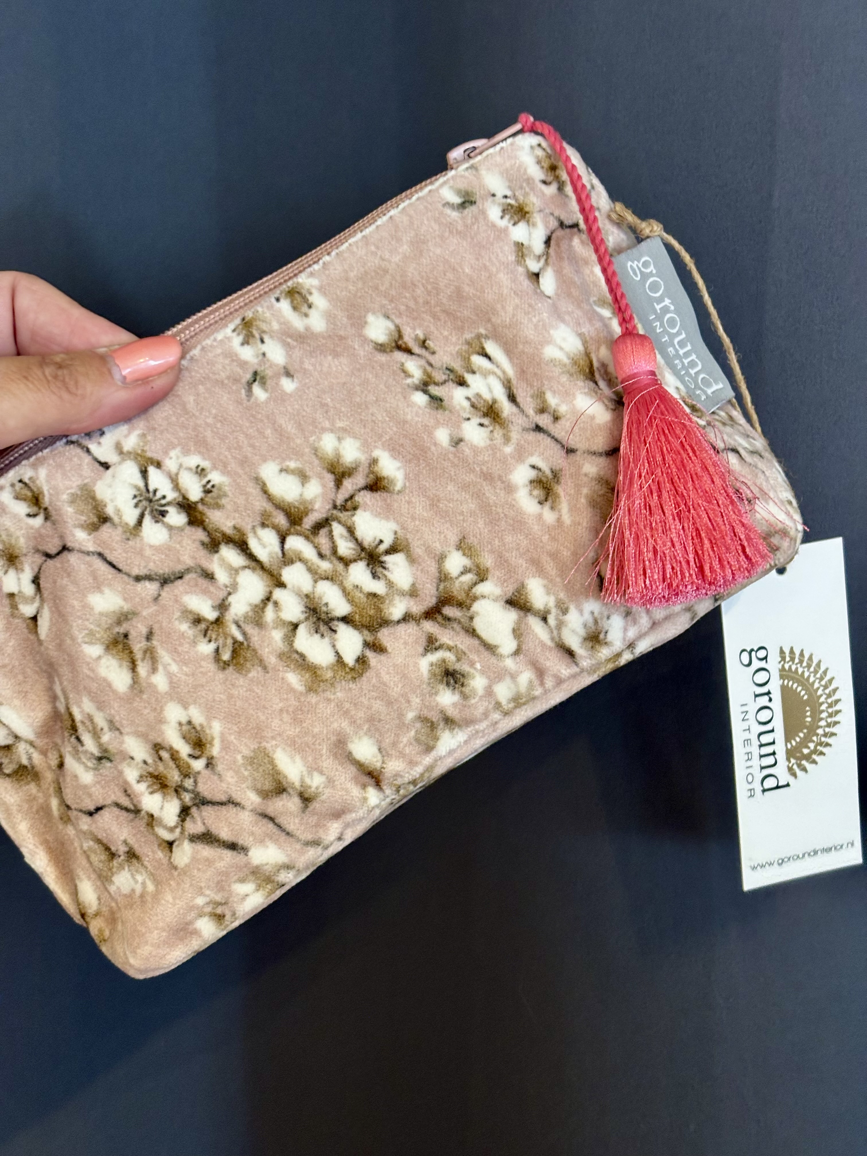 Super zachte velvet toilettas / pennen etui? Oud Roze met bloesem takjes.