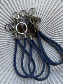 Tas- & sleutelhanger.  Jeans blauwe lus / Parelmoer hart