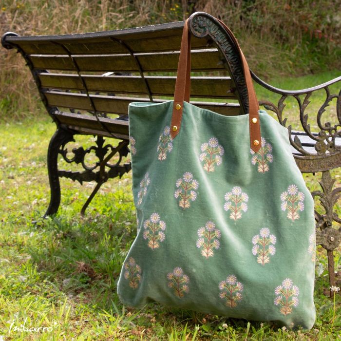 Mooie fluwelen shopper Fleurville van Imbarro. Groen