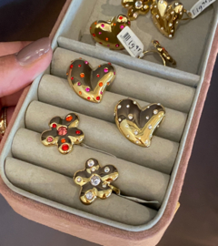 By Jam RVS (stainless steel) grote ring met steentjes. Hart of Bloem