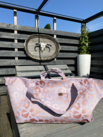 Super grote Shopper / Strandtas / Weekendta. Zacht lila-roze met roze (rosé gold-look) panterprint