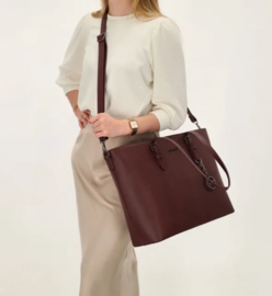 Super leuke “harde” (school) tas  van Charm. Bordeaux / Donkerrood