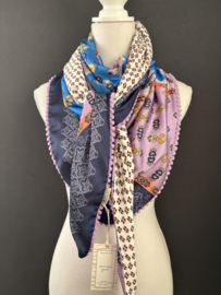 Blauw-lila-roze diagonaal dessin / mini print in blauw-ecru achterkant. Couture sjaal.