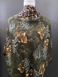 Army green crepe   / panter print bruin,  couture sjaal.