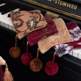 Mooie fluwelen make-up tasje / etui Essence, Imbarro. verschillende kleuren