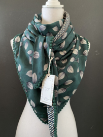 Groen blaadjes patroon  / mini print ,  couture sjaal.