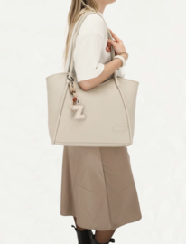 Zebra shopper / laptoptas model Sofie + bag charm. Creme .