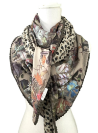 Oude Meesters bloemen print look-a like Taupe  / panter print taupe,  couture sjaal.