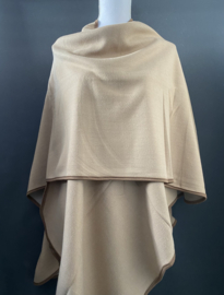 Double face omslagdoek. Fijn gebreid. Zwart of Camel combi.