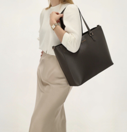 Super leuke “harde” (school) tas  van Charm. Donkerbruin.