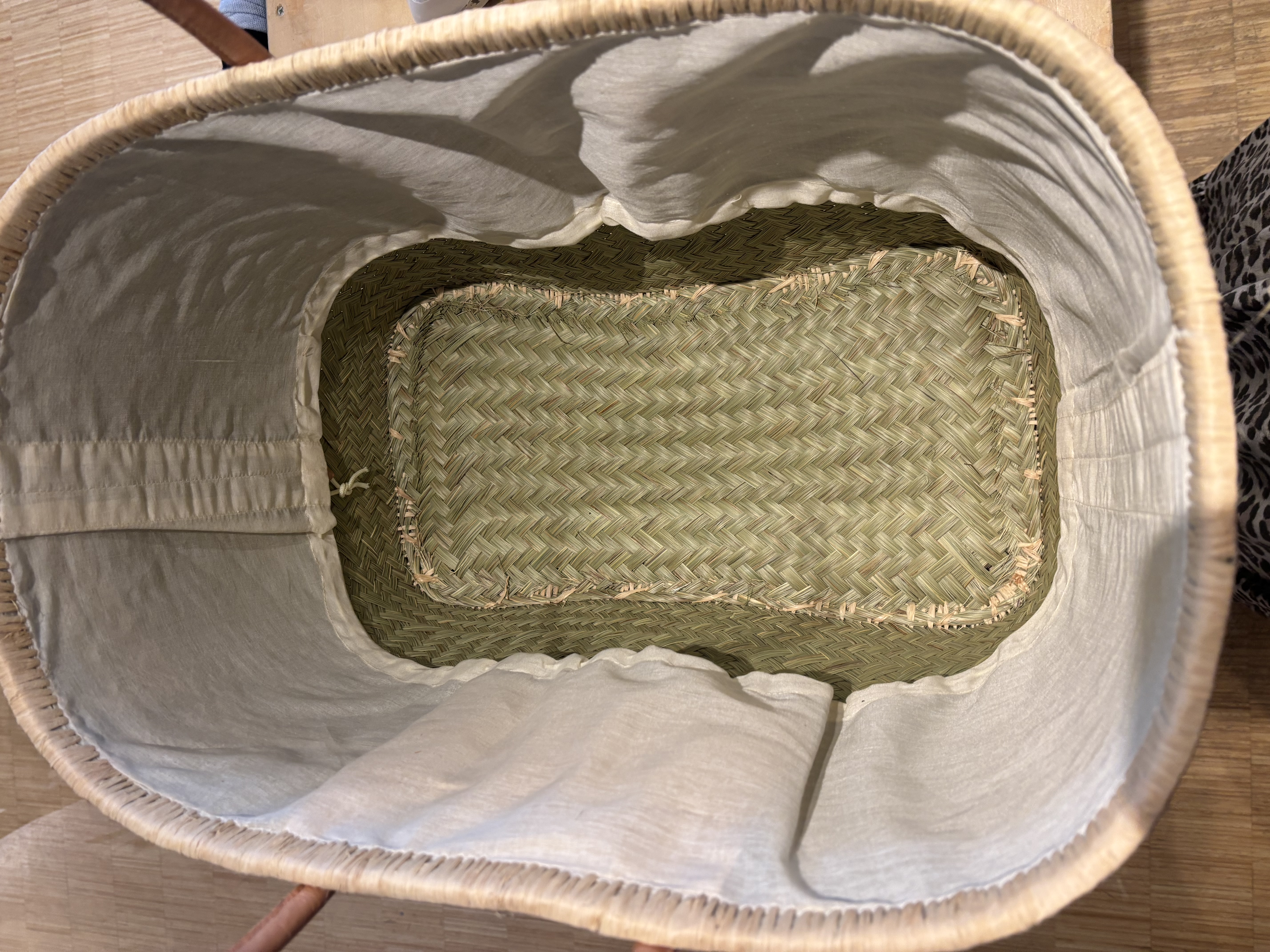 Mooie grote mand / beach bag / shopper naturel. Maat XL. + Schelpen hanger.