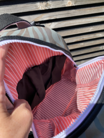 Mooie kids rugtas S van het merk Zebra.  armygreen/goud/roze.