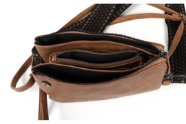 Cognac horizontaal tasje New York, imitatie leer + geweven band.