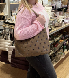 Tas Veneto. PU leer met stoere studs. Camel