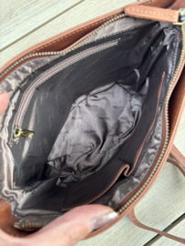 Bag 2 Bag  medium bruine tas “ Braga “, écht leer + koeienhuid.