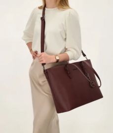 Super leuke “harde” (school) tas  van Charm. Bordeaux rood.