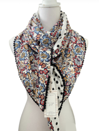 Offwhite - rood - blauw bloemen dessin / offwhite-zwarte stip. Couture sjaal