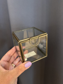Glazen opberg box. Vierkant. Antiek goud / Brons metaal.