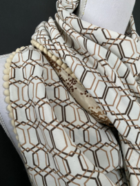 Satijn tijger print bruin / hexagon dessin. Couture sjaal