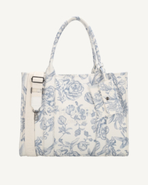 Laptop / werk / school tas van Charm. Crème canvas tas met blauwe Floral print.