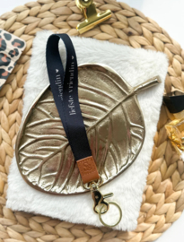 Stationery gift. Keycord / sleutelhanger lus, zwart/heel donker blauw; “Liefste vriendin”.