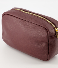Echt leer tasje, bordeaux rood / burgundy. Gouden ritsen.