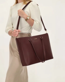 Super leuke “harde” (school) tas  van Charm. Gouden rits. Bordeaux / Donkerrood