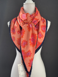Navy-rood-oranje bloem dessin / koraal oranje bloemen print achterkant. Couture sjaal.