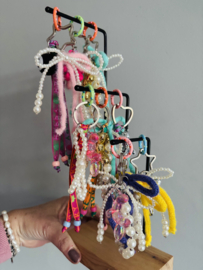 Kleurrijke tashanger / bag charm / sleutelhanger Handgemaakt.