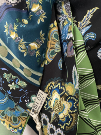 Lichtgewicht groot dessin in blauw - groen /moderne ruit groen, couture sjaal