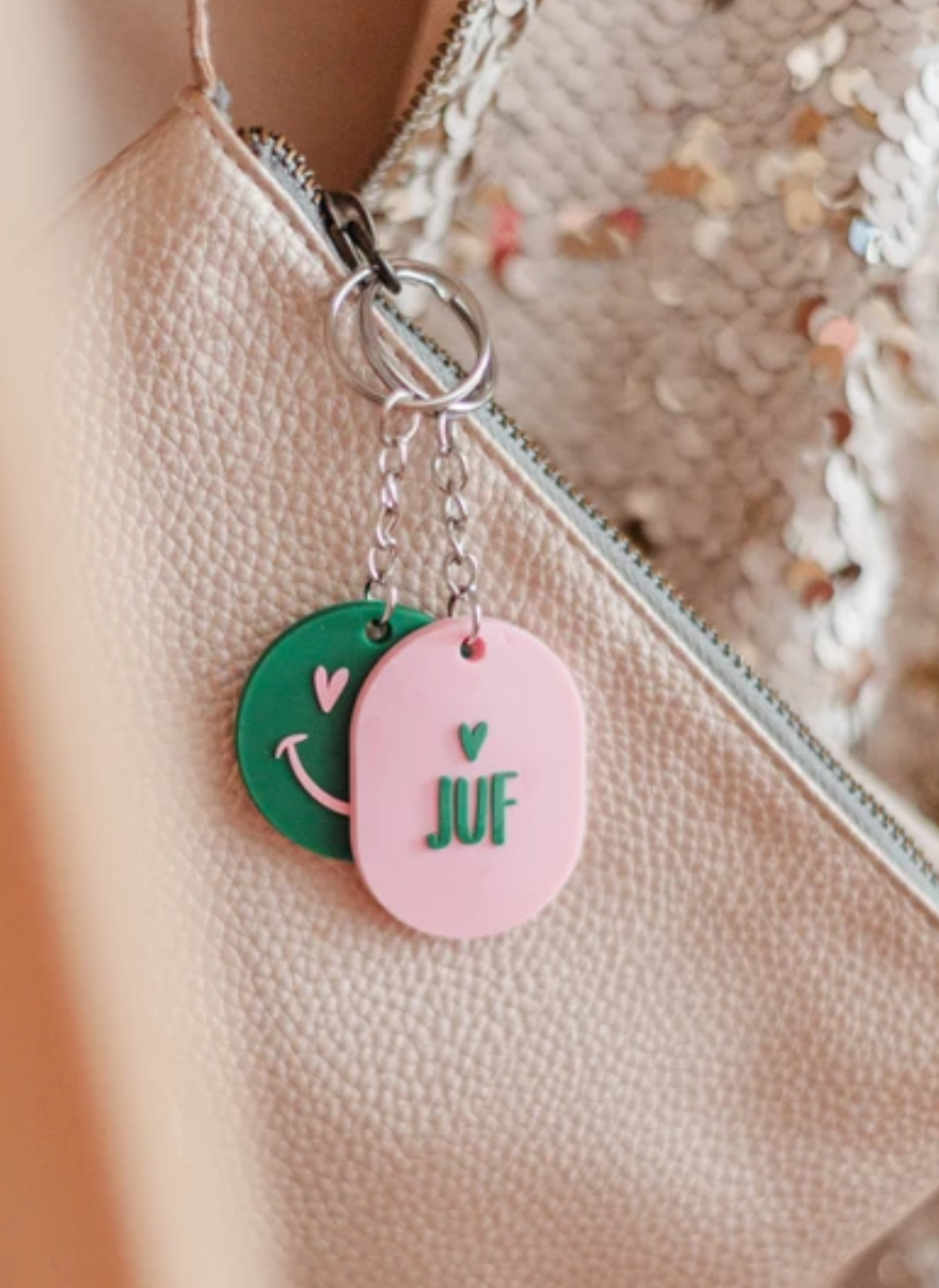 Sleutelhanger JUF. Roze-groen.