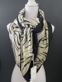 Crème / naturel tijger dessin met rand / mini stipje zwart,  couture sjaal.