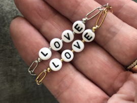 RVS (stainless steel) armband. L O V E  Goudkleurig.