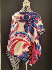Groot blauw-roze bloem dessin / retro print in blauw-ecru achterkant. Couture sjaal.
