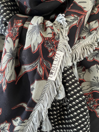 Zwart - grijs groen - rood bloemen print  / mini stip,  couture sjaal.