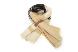 Langwerpige soft sjaal. Crème / beige / zwart