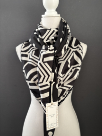 Zwart-ecru geografisch design / zwart-ecru stippen print,  couture sjaal