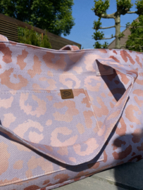 Super grote Shopper / Strandtas / Weekendta. Zacht lila-roze met roze (rosé gold-look) panterprint