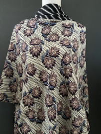 Streep/bloemen print navy-zand / streep dessin. Couture sjaal