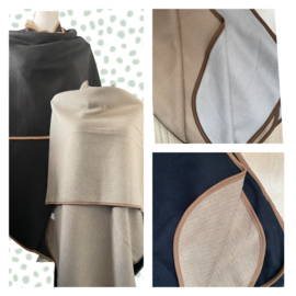 Double face omslagdoek. Fijn gebreid. Zwart of Camel combi.