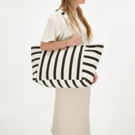 Grote strandtas “ Richelle “ van Zebra. Streep print.