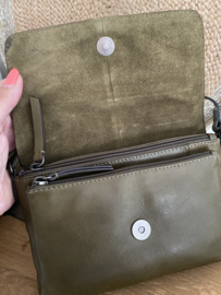 Bag2Bag. Mooie kleine tas met klep Pori. 4 kleuren.