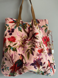 Mooie fluwelen shopper van Imbarro. Licht roze / soft pink. Paradise print.