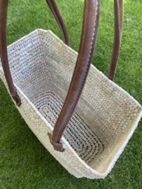 Mooie strakke mand / beach bag / shopper naturel. Maat L