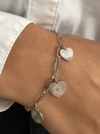 RVS (stainless steel) armband, bedels “heart”  Zilverkleurig.