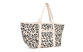 Heerlijke grote shopper/strandtas Bali zonder sluiting. Luipaard lichte ondergrond
