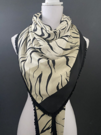 Crème / naturel / zwart tijger dessin met streep aan de rand. couture sjaal.
